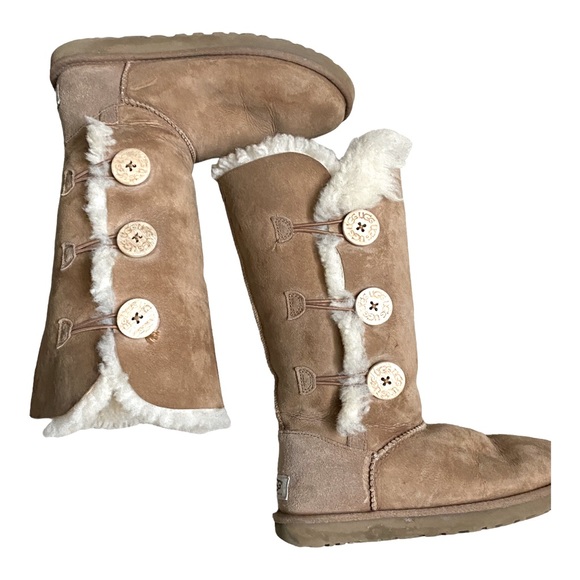 UGG Leather Boots, Size 7, Side Buttons - Picture 6 of 14